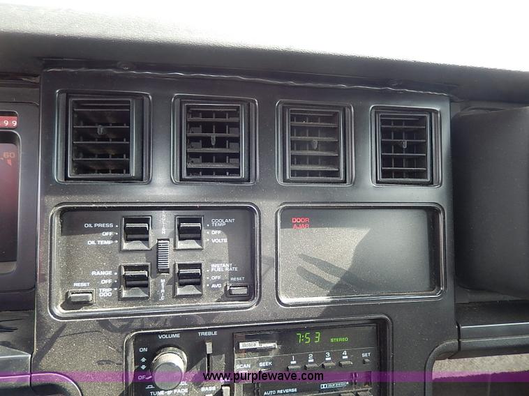 image for item I3704 1988 Chevrolet Corvette convertible