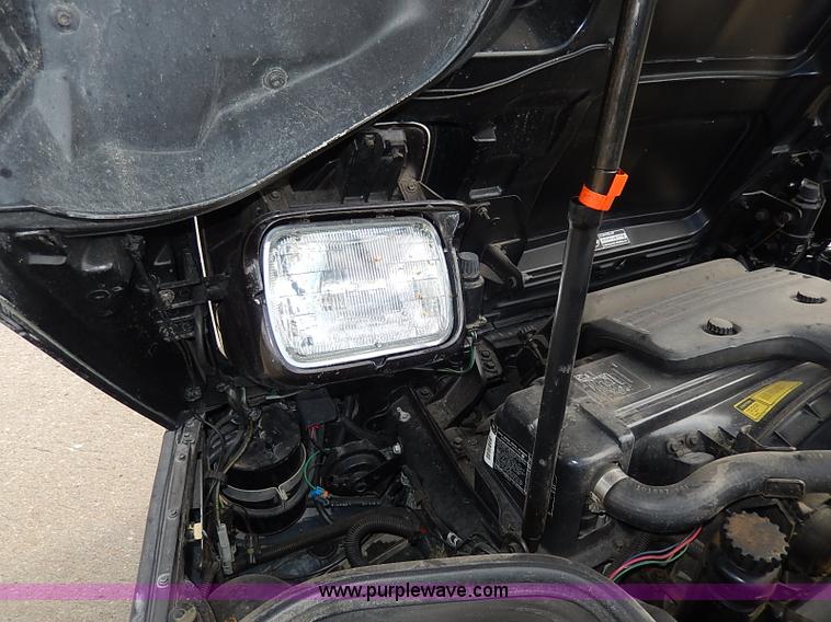 image for item I3704 1988 Chevrolet Corvette convertible