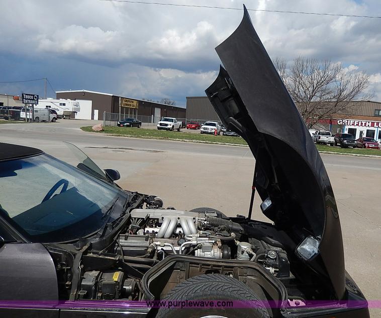 image for item I3704 1988 Chevrolet Corvette convertible