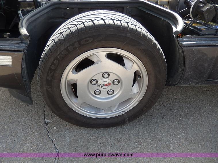 image for item I3704 1988 Chevrolet Corvette convertible