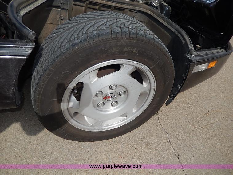 image for item I3704 1988 Chevrolet Corvette convertible