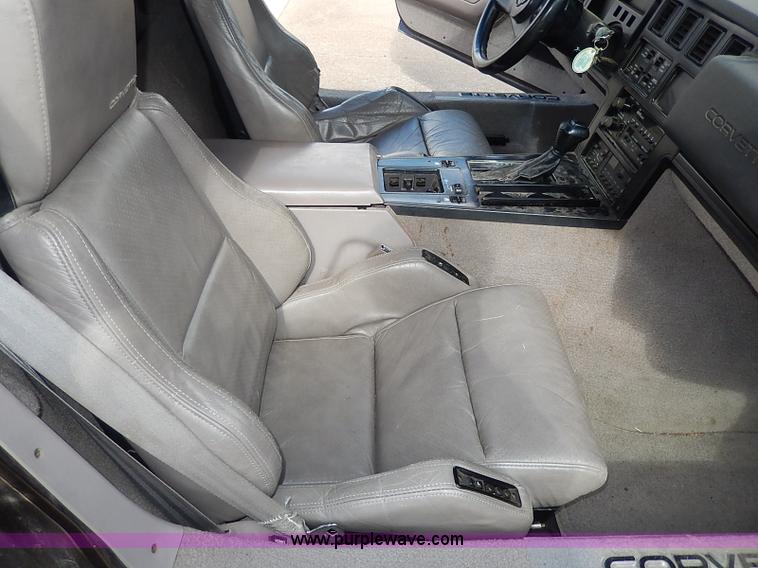 image for item I3704 1988 Chevrolet Corvette convertible