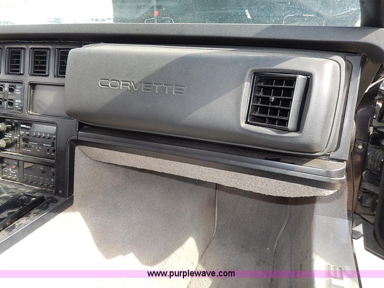 image for item I3704 1988 Chevrolet Corvette convertible