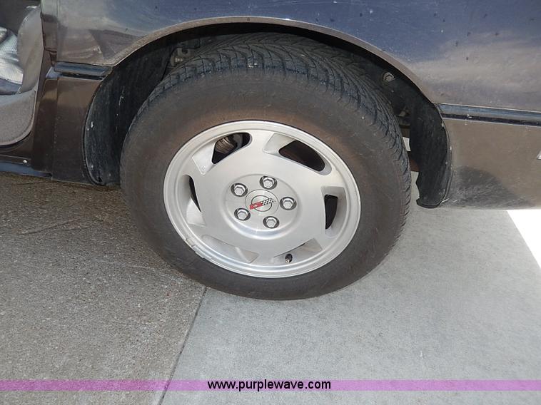 image for item I3704 1988 Chevrolet Corvette convertible