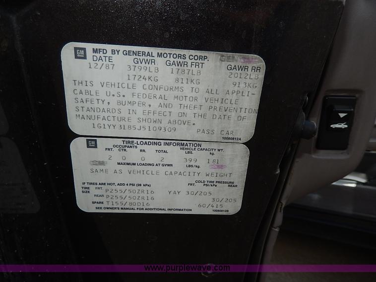 image for item I3704 1988 Chevrolet Corvette convertible