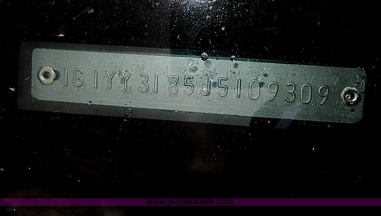 image for item I3704 1988 Chevrolet Corvette convertible