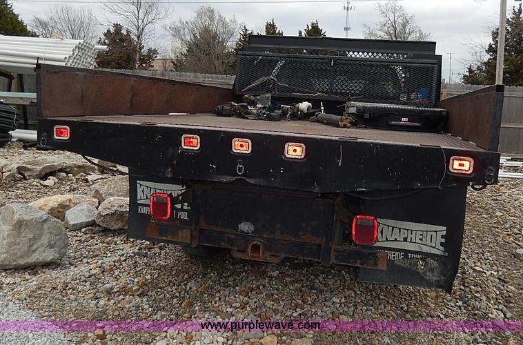 image for item I3708 2002 Ford F450 Super Duty XL flatbed pickup truck