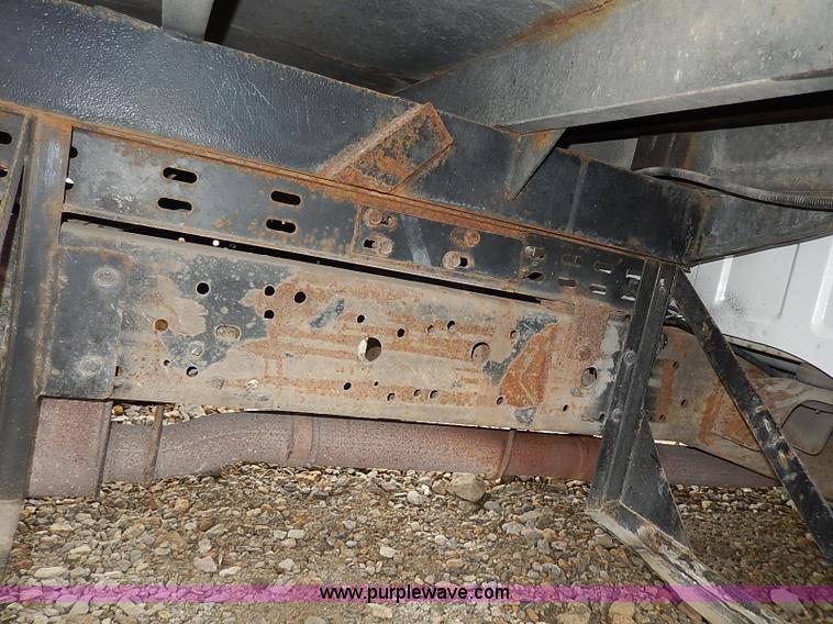 image for item I3708 2002 Ford F450 Super Duty XL flatbed pickup truck