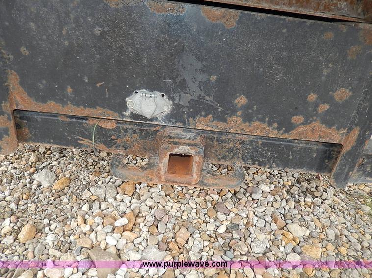 image for item I3708 2002 Ford F450 Super Duty XL flatbed pickup truck