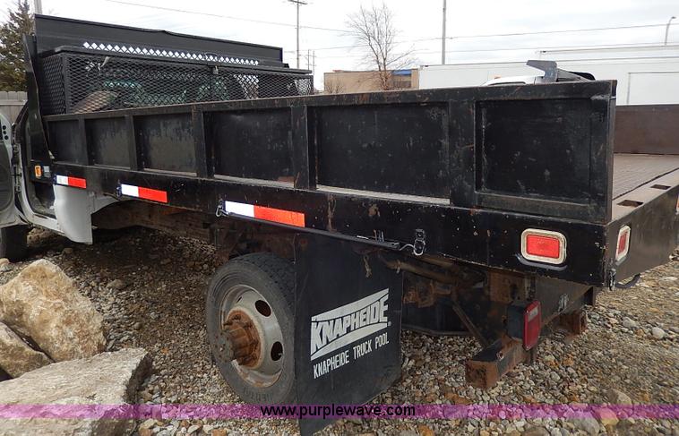 image for item I3708 2002 Ford F450 Super Duty XL flatbed pickup truck