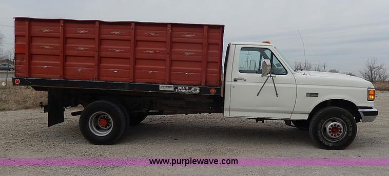 image for item I3709 1989 Ford F450 Super Duty XL dump bed truck