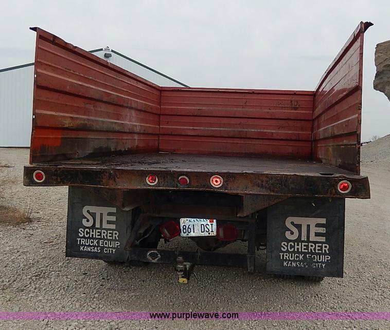 image for item I3709 1989 Ford F450 Super Duty XL dump bed truck