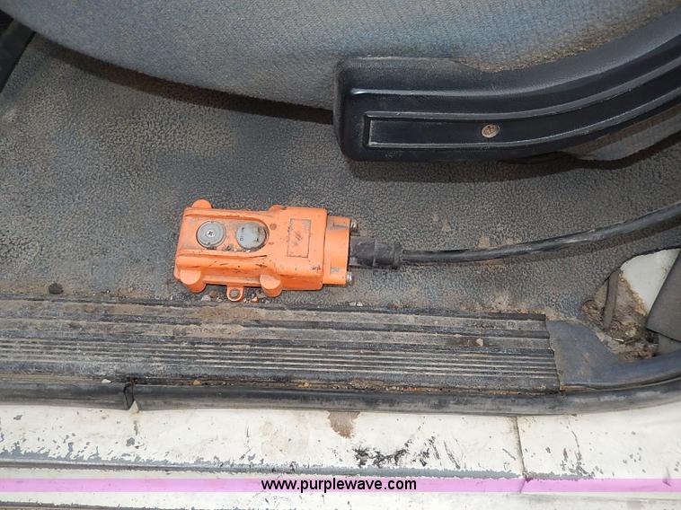 image for item I3709 1989 Ford F450 Super Duty XL dump bed truck