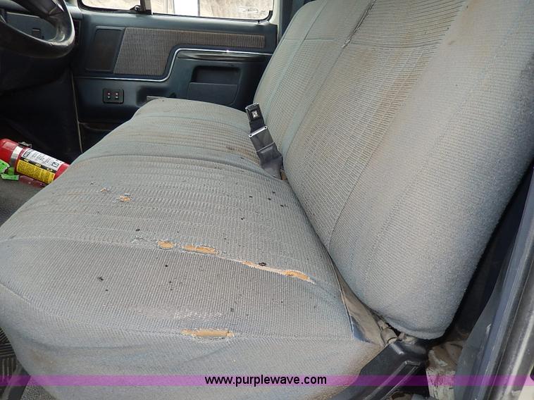 image for item I3709 1989 Ford F450 Super Duty XL dump bed truck