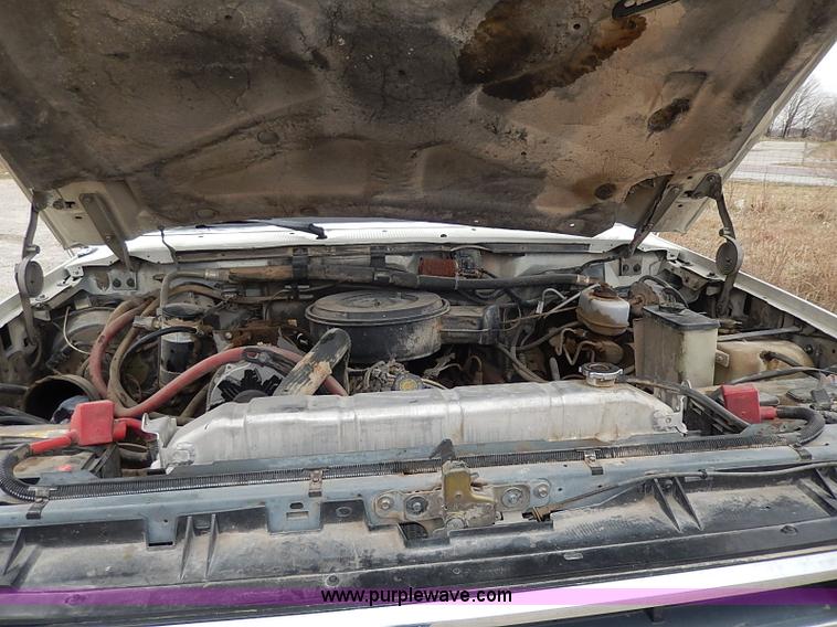 image for item I3709 1989 Ford F450 Super Duty XL dump bed truck