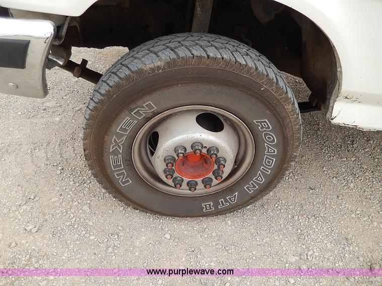 image for item I3709 1989 Ford F450 Super Duty XL dump bed truck