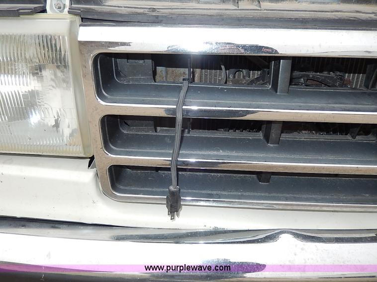 image for item I3709 1989 Ford F450 Super Duty XL dump bed truck