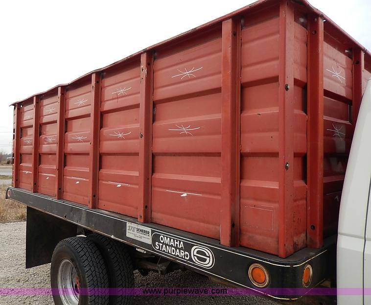 image for item I3709 1989 Ford F450 Super Duty XL dump bed truck