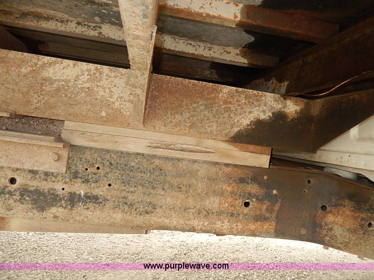 image for item I3709 1989 Ford F450 Super Duty XL dump bed truck