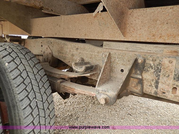 image for item I3709 1989 Ford F450 Super Duty XL dump bed truck