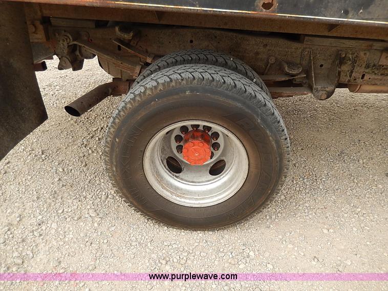 image for item I3709 1989 Ford F450 Super Duty XL dump bed truck