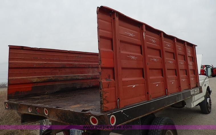 image for item I3709 1989 Ford F450 Super Duty XL dump bed truck