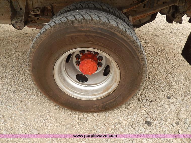 image for item I3709 1989 Ford F450 Super Duty XL dump bed truck