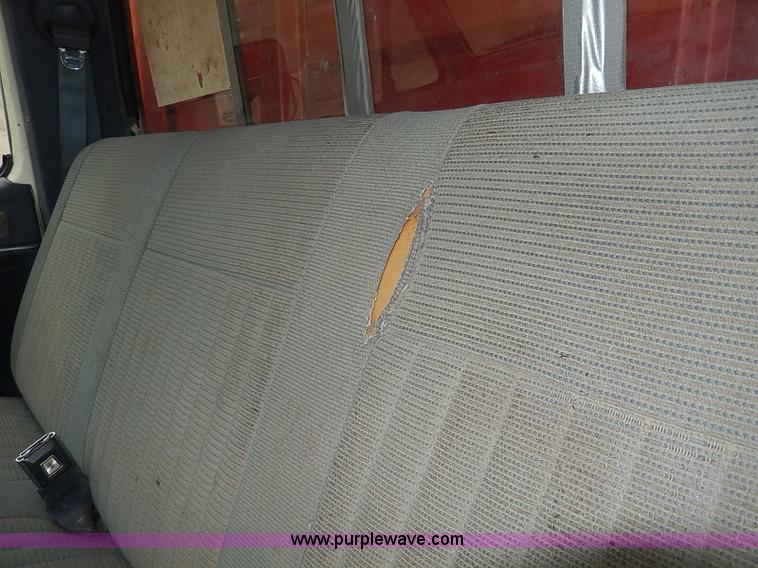 image for item I3709 1989 Ford F450 Super Duty XL dump bed truck