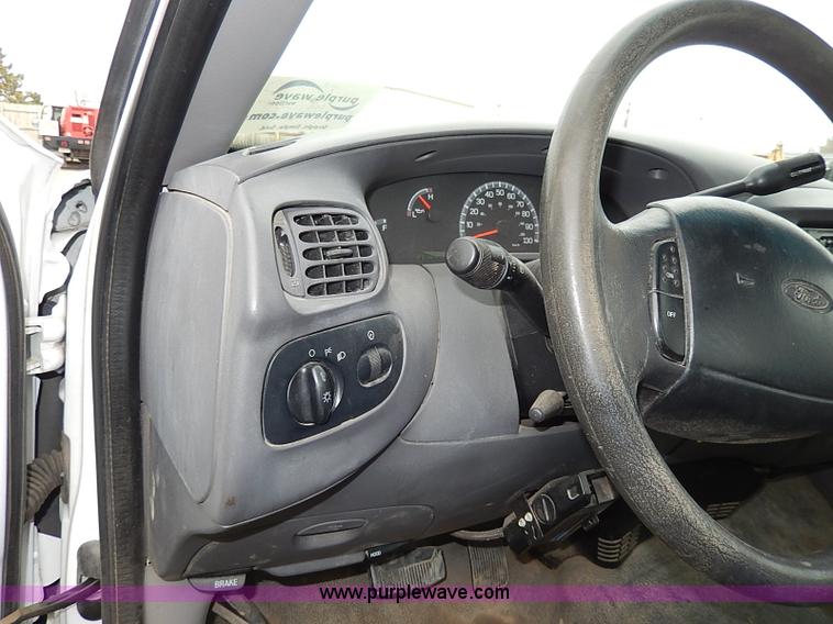 image for item I3713 2002 Ford F150 pickup truck