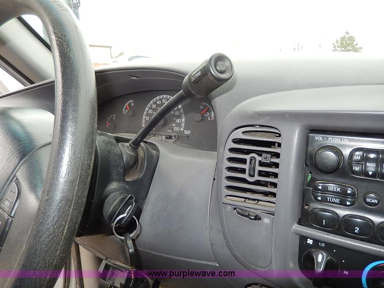 image for item I3713 2002 Ford F150 pickup truck