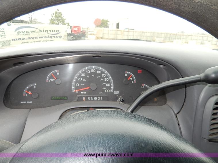 image for item I3713 2002 Ford F150 pickup truck