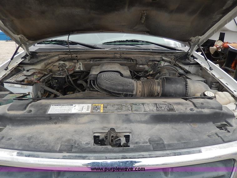 image for item I3713 2002 Ford F150 pickup truck