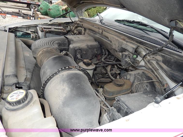 image for item I3713 2002 Ford F150 pickup truck