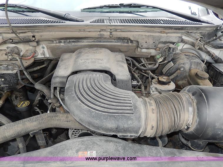 image for item I3713 2002 Ford F150 pickup truck