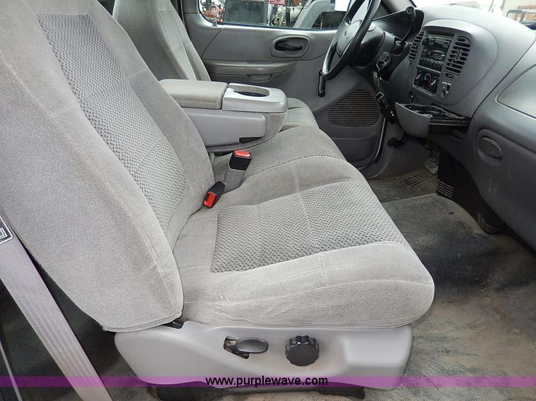 image for item I3713 2002 Ford F150 pickup truck