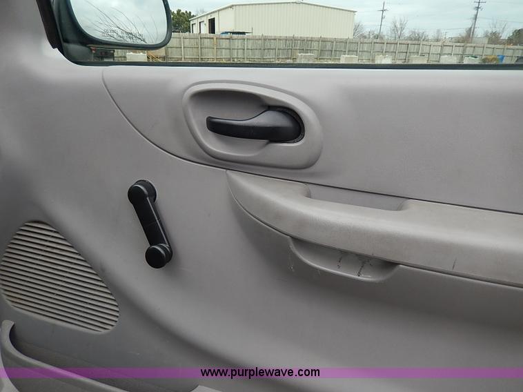 image for item I3713 2002 Ford F150 pickup truck