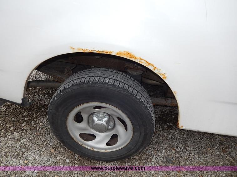 image for item I3713 2002 Ford F150 pickup truck