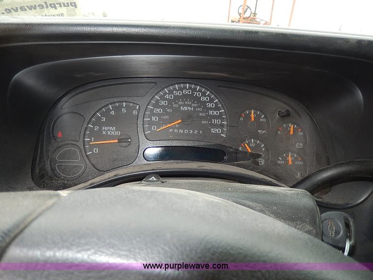 image for item I3722 2006 Chevrolet Silverado 1500 pickup truck