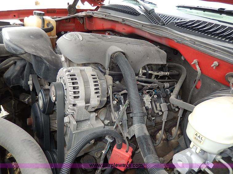 image for item I3722 2006 Chevrolet Silverado 1500 pickup truck