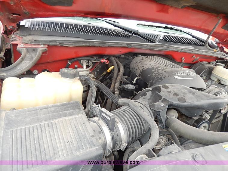 image for item I3722 2006 Chevrolet Silverado 1500 pickup truck