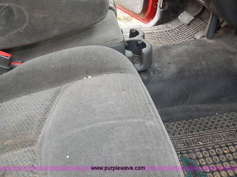 image for item I3722 2006 Chevrolet Silverado 1500 pickup truck