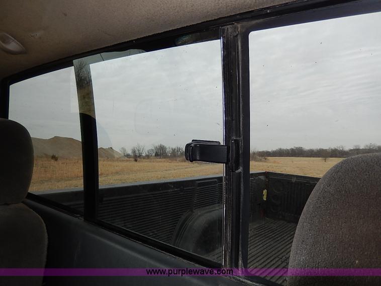 image for item I3722 2006 Chevrolet Silverado 1500 pickup truck