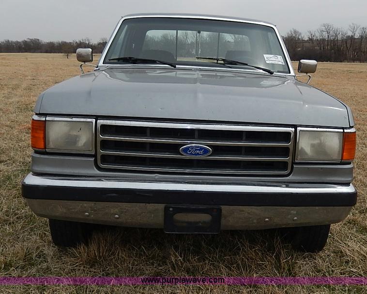image for item I3725 1991 Ford F250 Super Duty XLT Lariat SuperCab pickup truck