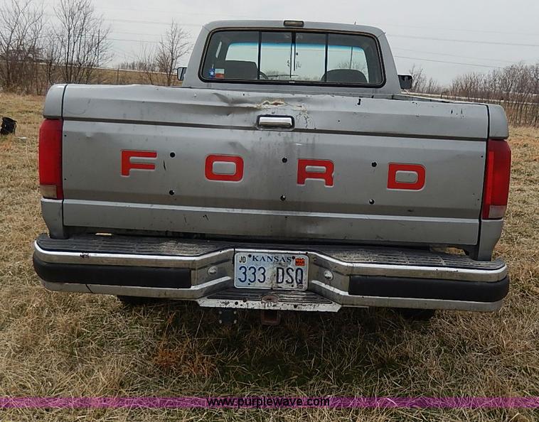 image for item I3725 1991 Ford F250 Super Duty XLT Lariat SuperCab pickup truck