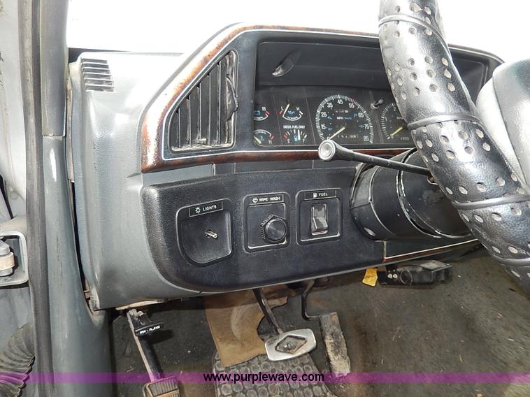 image for item I3725 1991 Ford F250 Super Duty XLT Lariat SuperCab pickup truck