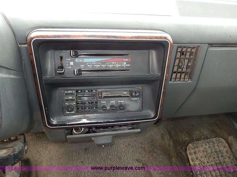 image for item I3725 1991 Ford F250 Super Duty XLT Lariat SuperCab pickup truck