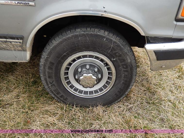 image for item I3725 1991 Ford F250 Super Duty XLT Lariat SuperCab pickup truck