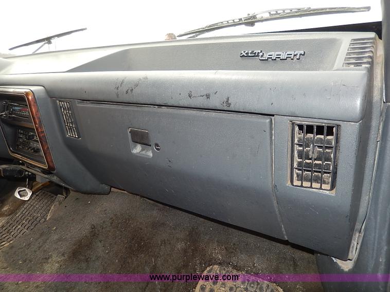 image for item I3725 1991 Ford F250 Super Duty XLT Lariat SuperCab pickup truck