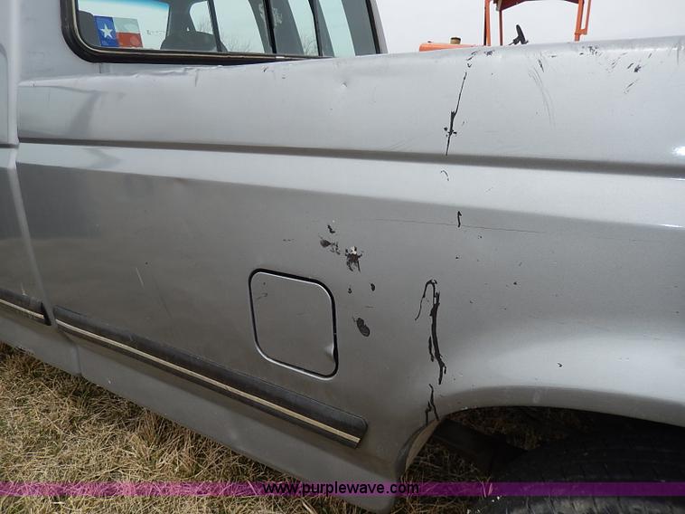 image for item I3725 1991 Ford F250 Super Duty XLT Lariat SuperCab pickup truck