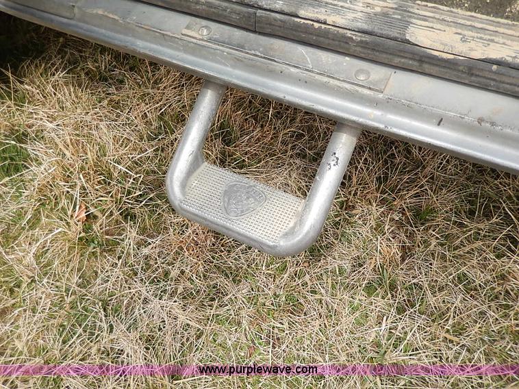 image for item I3725 1991 Ford F250 Super Duty XLT Lariat SuperCab pickup truck